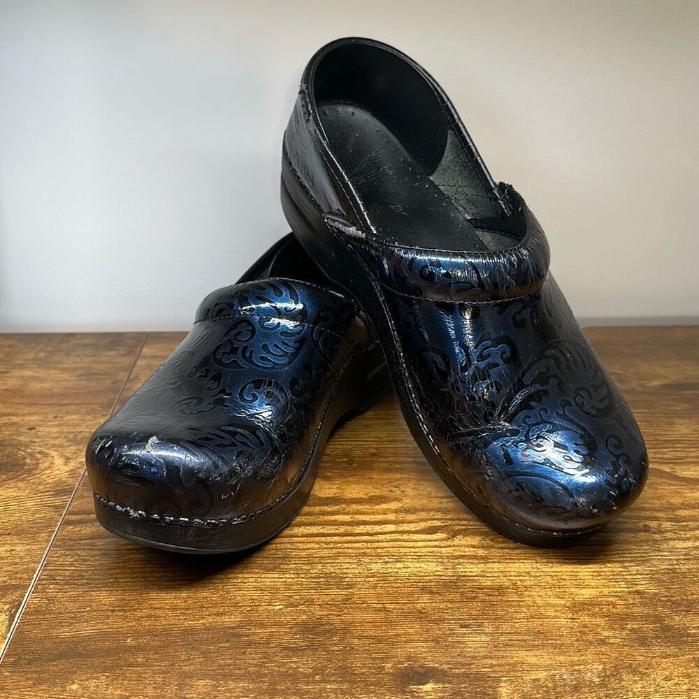 Dansko Womens Black Blue Leather Slipon mules Chunky Heel Clogs size 39 EU‎ US